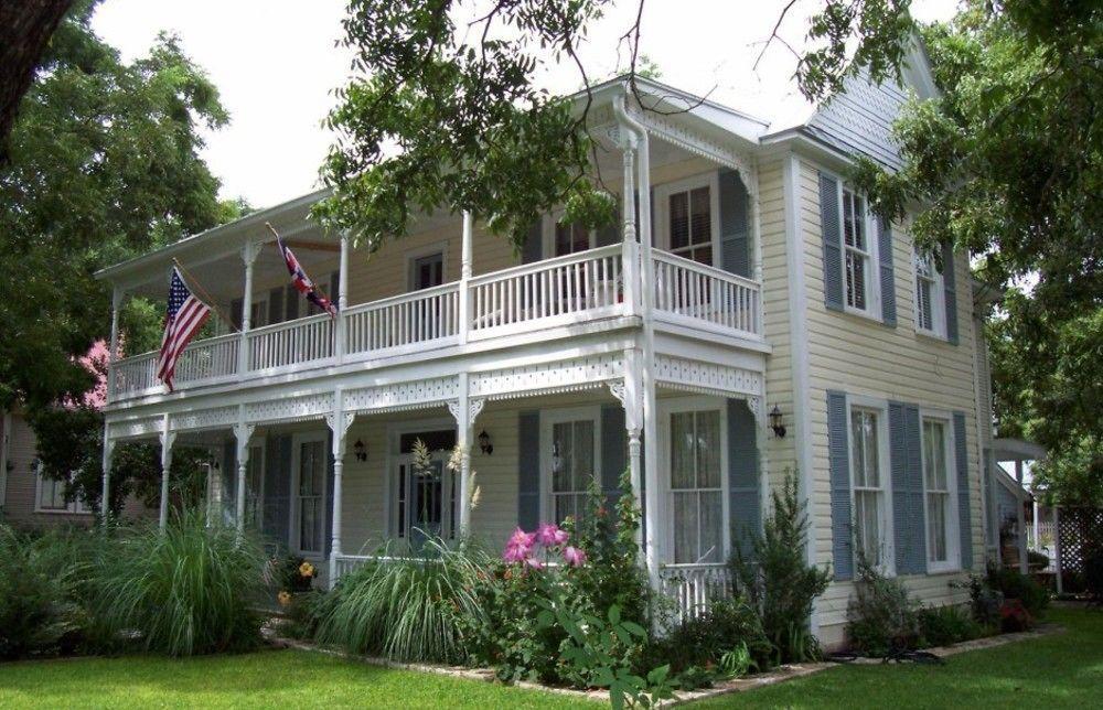 Carriage House Fredericksburg Bed & Breakfast Екстериор снимка